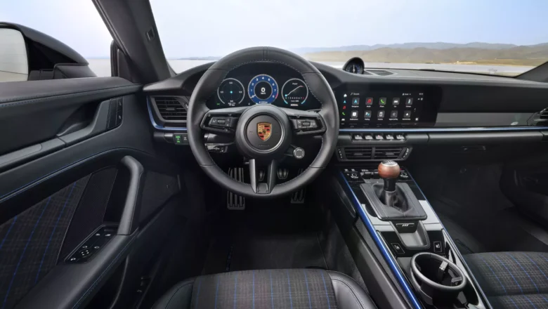 Porsche plāno vairāk manuālo 911 modeļu