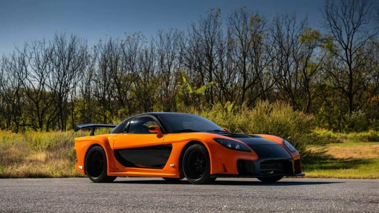 Tokyo drift RX-7 replika gaidāmā izsolē