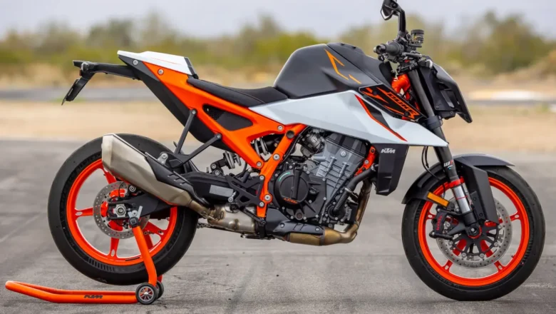 KTM 990 Duke R 2026: “The Punisher” Latvijā un Eiropā