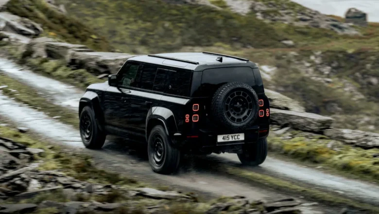 Land Rover Defender Sport EV: pieejams elektriskais bezceļa SUV!