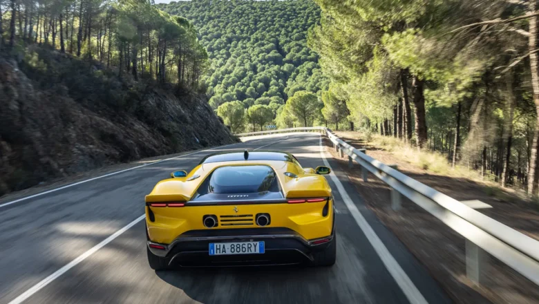 2026 Ferrari 849 Testarossa: hibrīda zvērs ar 1036 ZS
