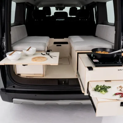 Kia PV5 kempera komplekts: no brauciena līdz kempingam dažās minūtēs