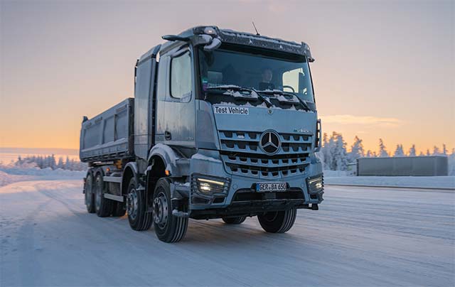 Mercedes-Benz eArocs 400: elektriskais būvtraks iztur -20 °C Arktikas testus