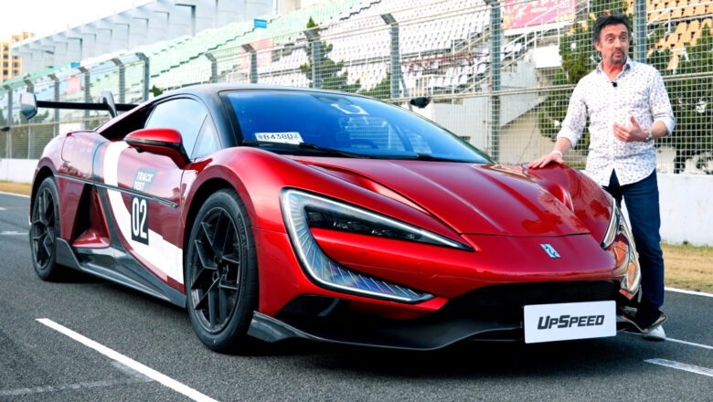 Richard Hammond brauc ar 2978 ZS Yangwang U9 Xtreme – pasaulē ātrāko auto!