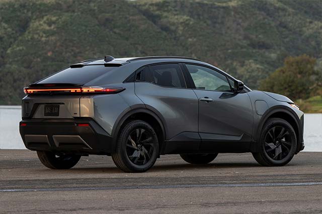 2026 Toyota C-HR EV: stilīgs, jaudīgs un ar 287 jūdžu nobraukumu