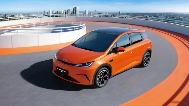 BYD Dolphin G DM-i – pirmais globālais modelis ar vairāk nekā 1000 km nobraukumu!