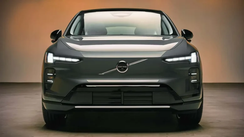 Volvo EX60 – lētāks par XC60 hibrīdu un ar līdz 810 km nobraukumu!