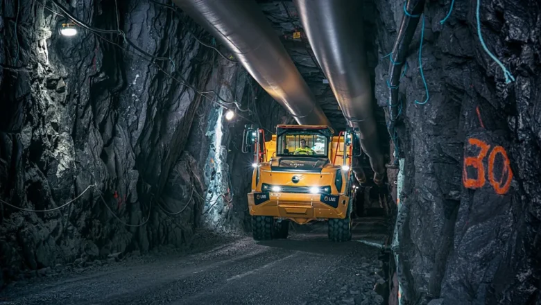 Volvo A30 Electric – pirmie elektriskie articulētie kravas auto darbā