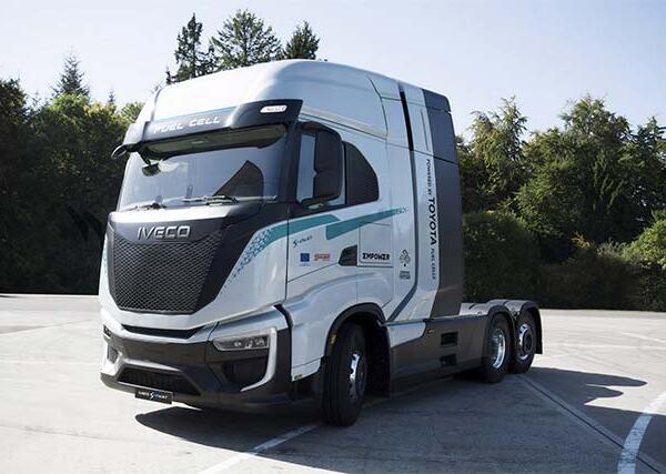 Toyota un IVECO izstrādā nākamās paaudzes ūdeņraža kravas auto ar vairāk nekā 900 km nobraukumu