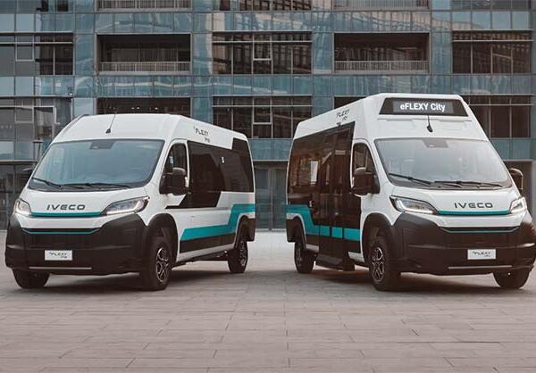 Iveco eFLEXY: kompaktā elektriskā minibusa debija ar vairāk nekā 300 km nobraukumu