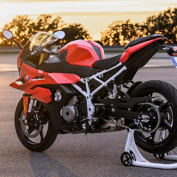 BMW F 450 RR – A2 klases supersports no 7250 eiro